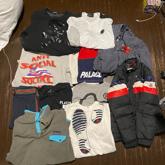 Lot of 9 Designer Clothing Items - Patagonia, Gucci, Moncler, ETC - Picture 10 of 10